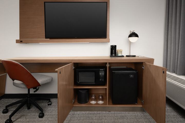 Room 15 of 32