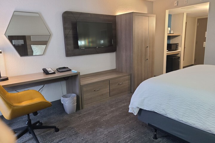 Holiday Inn Express & Suites Ft. Lauderdale N - Exec Airport by IHG