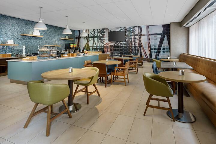 Breakfast/Coffee Service 31 of 42