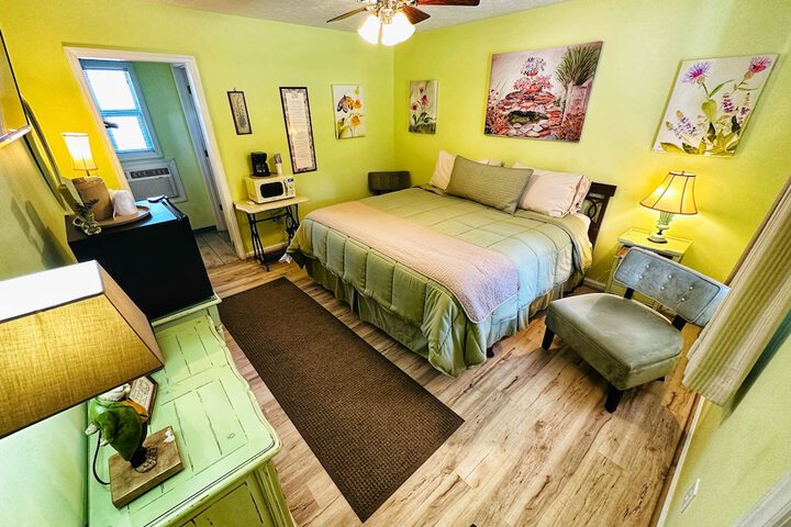 Room 8 of 21