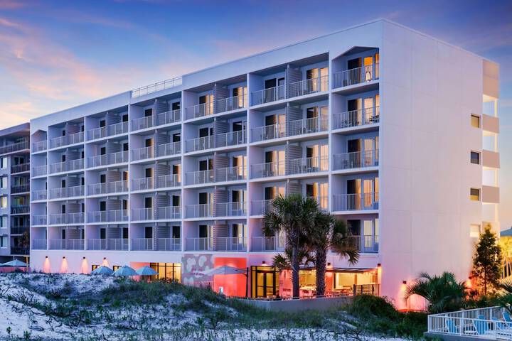 Beal House Fort Walton Beach Tapestry Collection by Hilton
