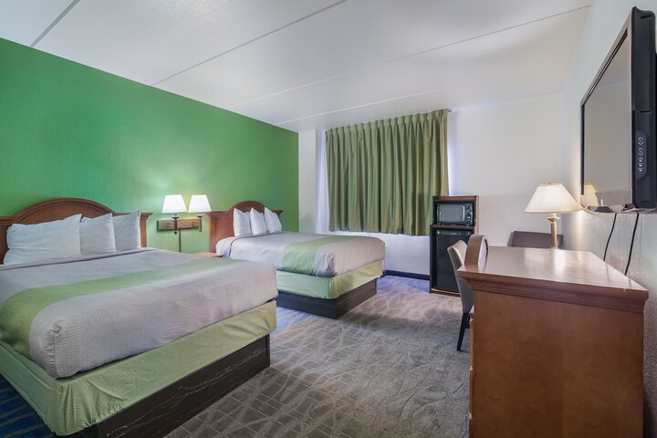 Room 4 of 7