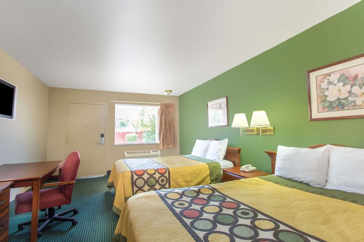 Room 15 of 16