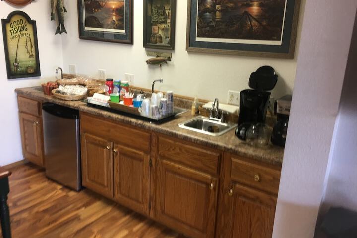 Bullwinkles Rustic Lodge