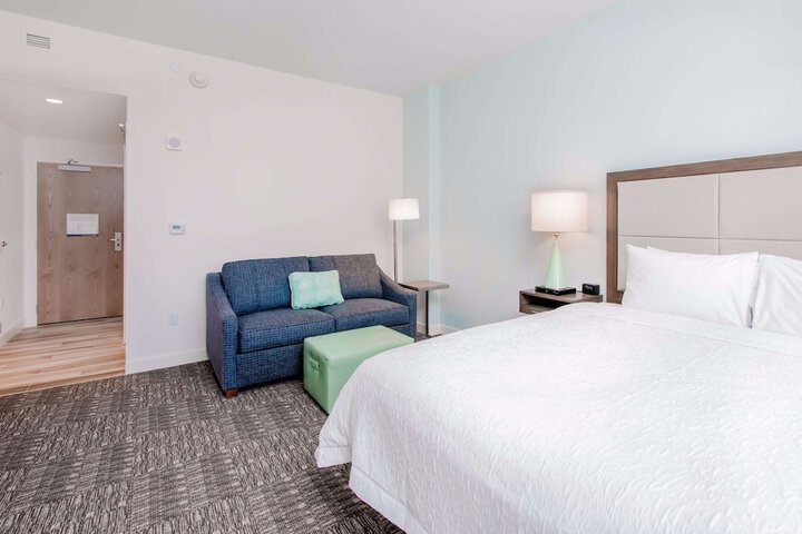 Room 70 of 97