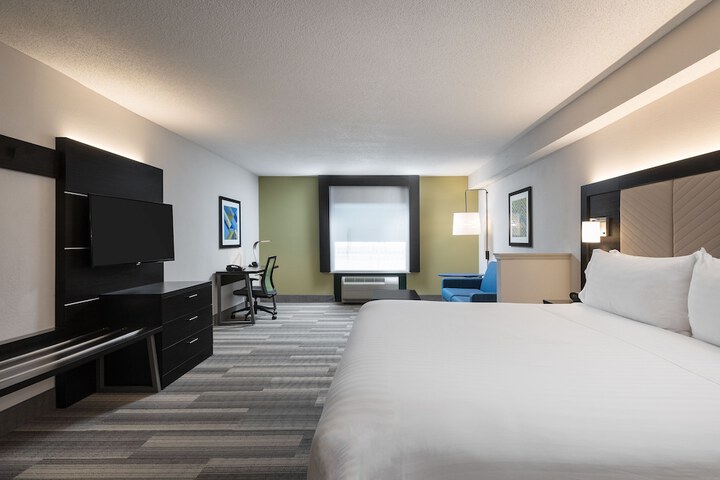 Holiday Inn Express & Suites Florence I-95 & I-20 Civic Center by IHG