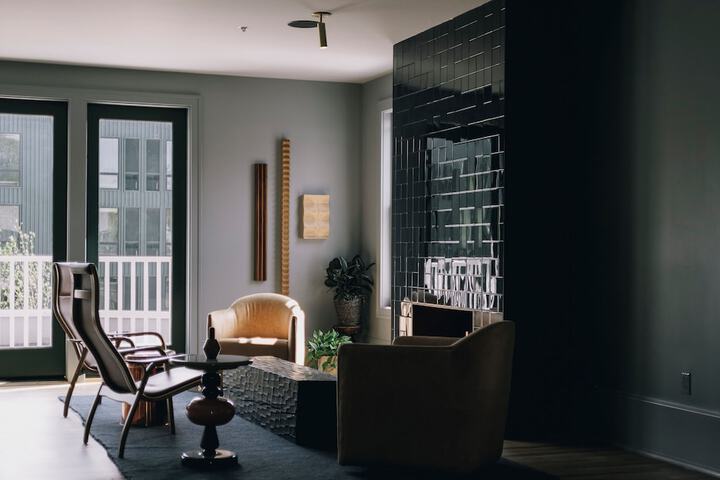 Stonebreaker Hotel