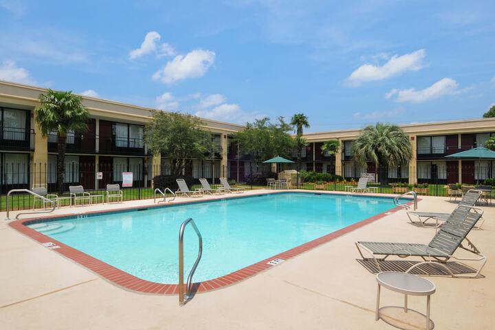 Pool 5 of 43