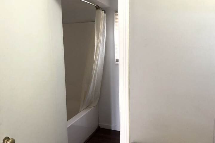 Room 18 of 48