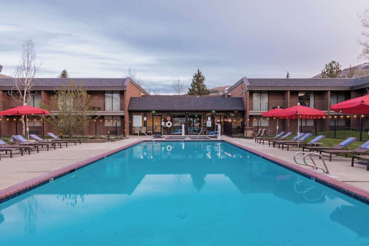 Pool 8 of 85