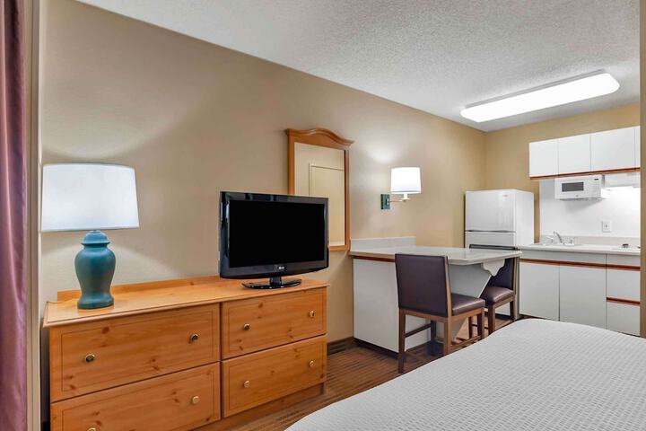 Room 13 of 30