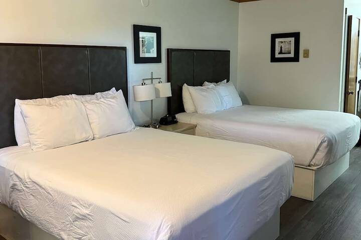 River House Inn a Baymont by Wyndham
