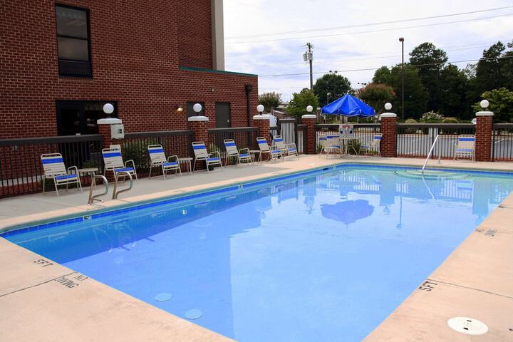 Pool 4 of 41