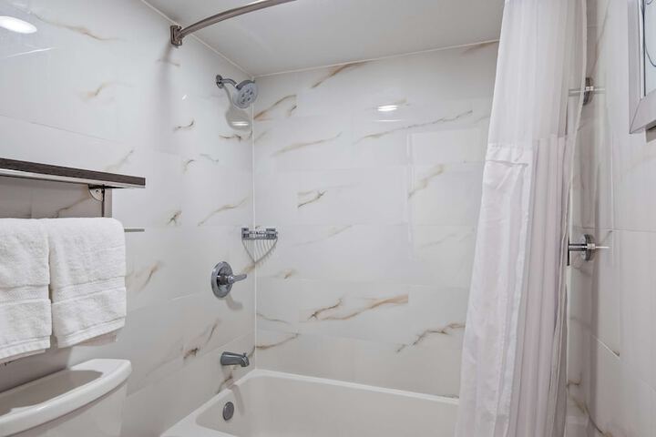 Room 15 of 28