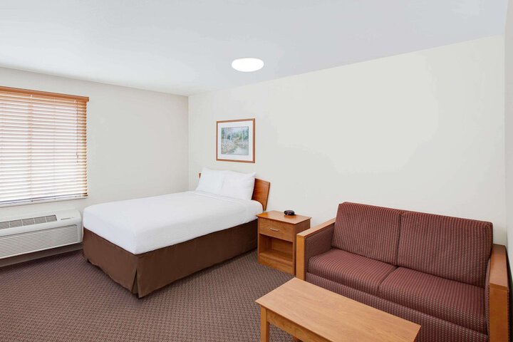 Room 32 of 42