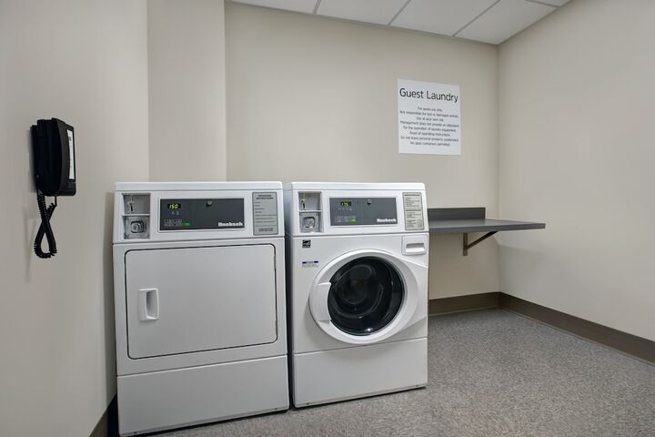 Holiday Inn Express & Suites Milwaukee - Brookfield by IHG