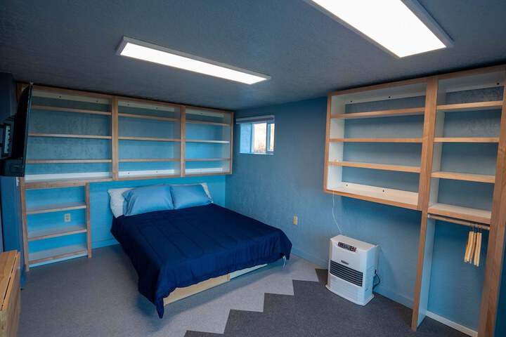 Room 33 of 36