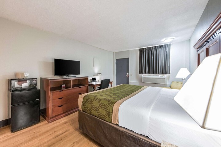 Room 14 of 16