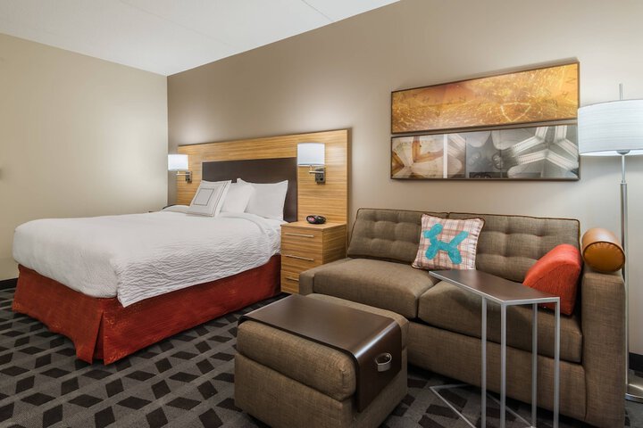 Room 17 of 42