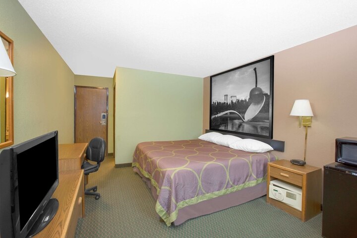 Room 7 of 15