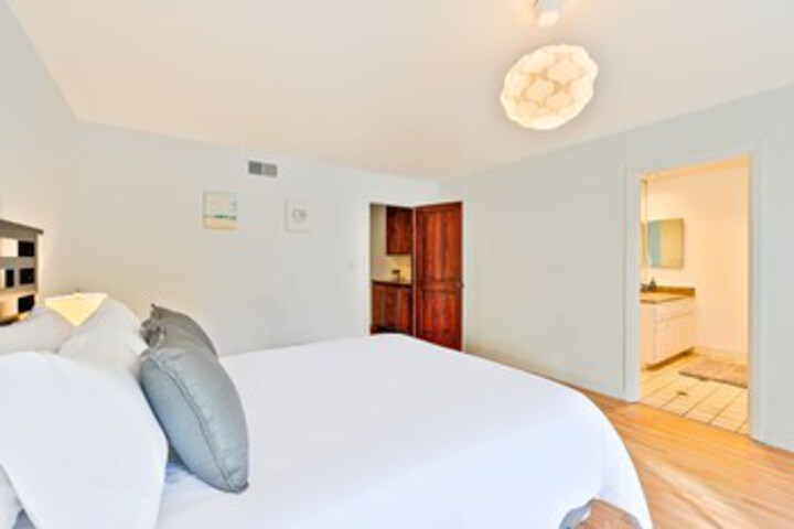 5BDRM Villa Via Mil Cumbres