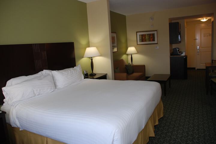 Room 12 of 63