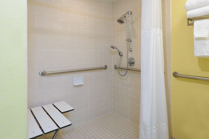 Room 15 of 34