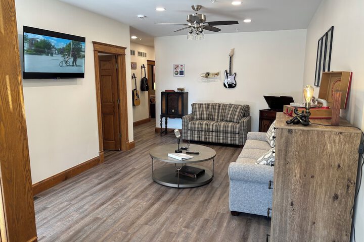Hermann Crown Suites