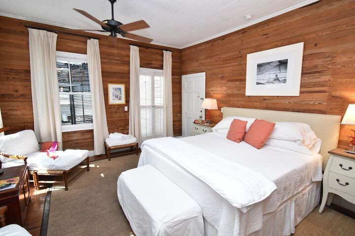Room 204 of 259
