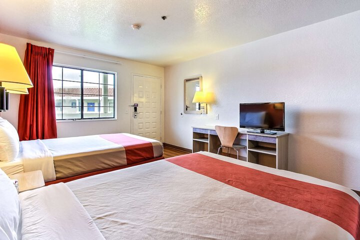 Room 18 of 23