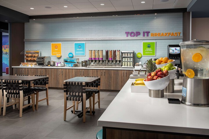 Breakfast/Coffee Service 22 of 27