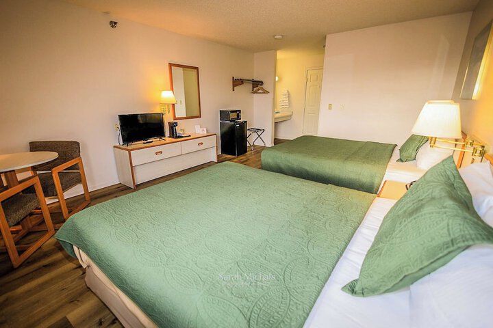 Mountain Host Motor Inn