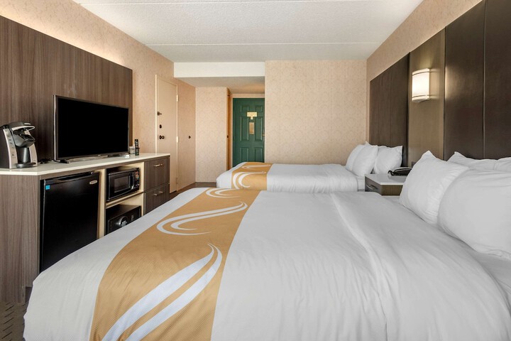 Room 16 of 40