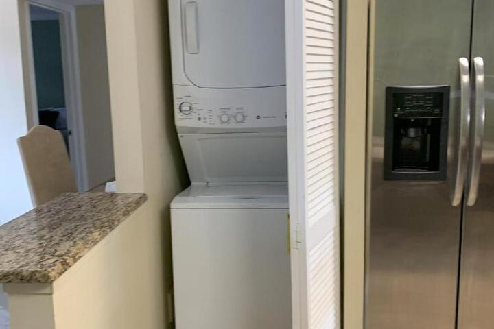 Tranquil Waterfront 2bd1ba Apt in North Palm Beach