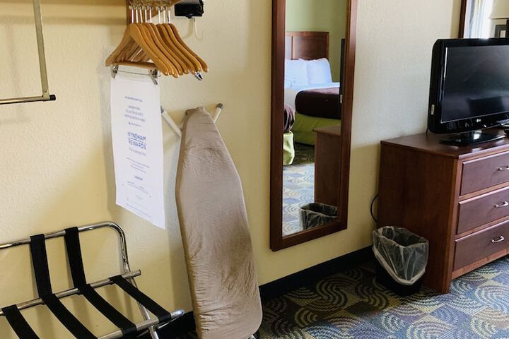 AmericInn by Wyndham Kewanee