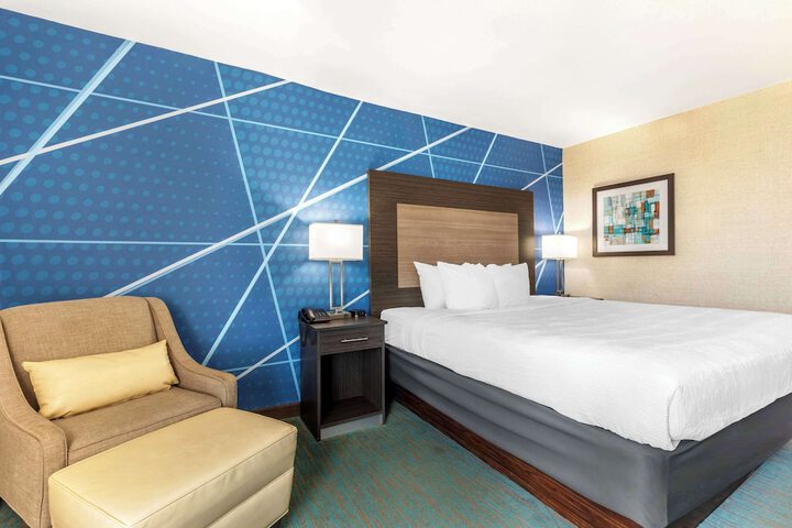 Room 15 of 40