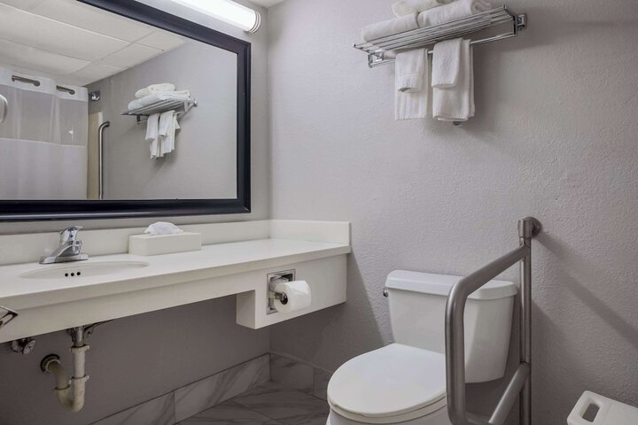 Quality Inn Toledo Westgate