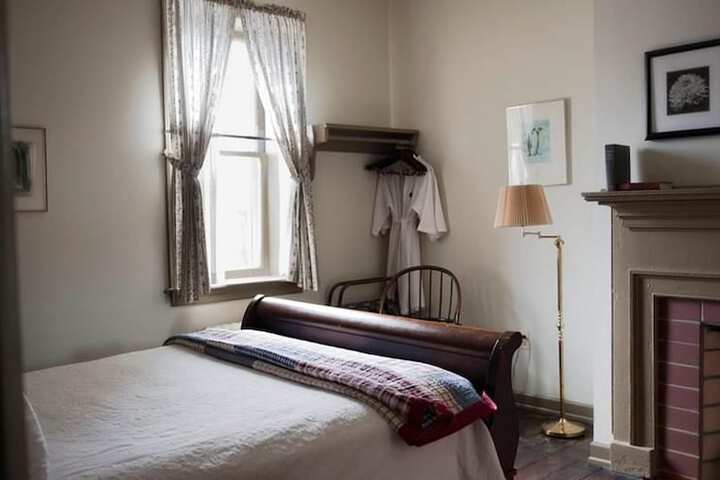 Room 48 of 65