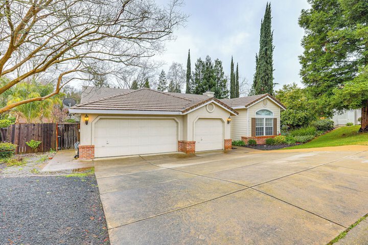 Family Home Near Folsom Lake in El Dorado Hills!