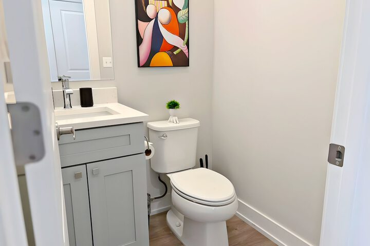 4BR Townhouse with Parking - WV rep 3