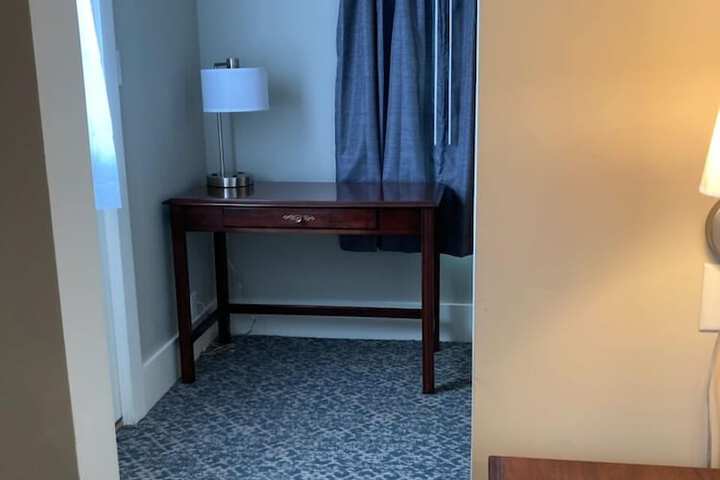 Room 34 of 47