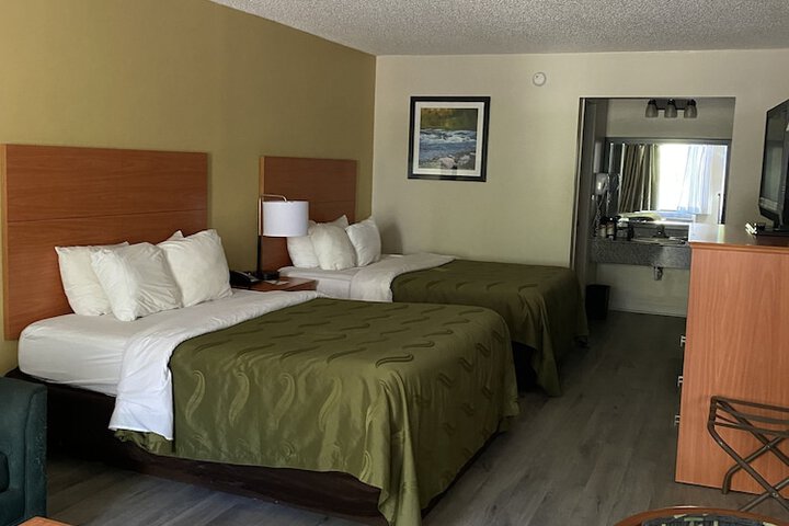 Room 17 of 24