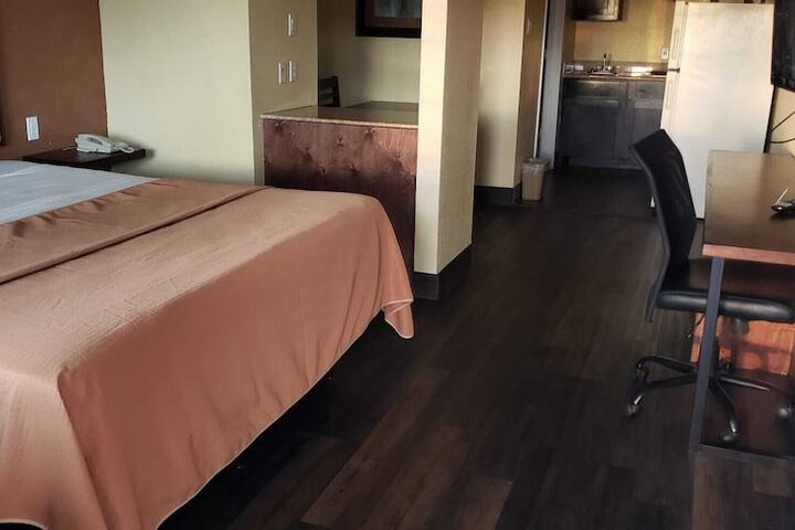 Room 11 of 21