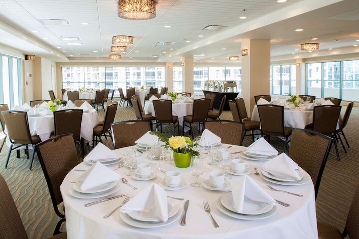 DoubleTree by Hilton Hotel Alana - Waikiki Beach