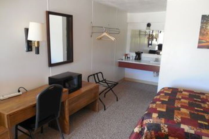 Motel 70