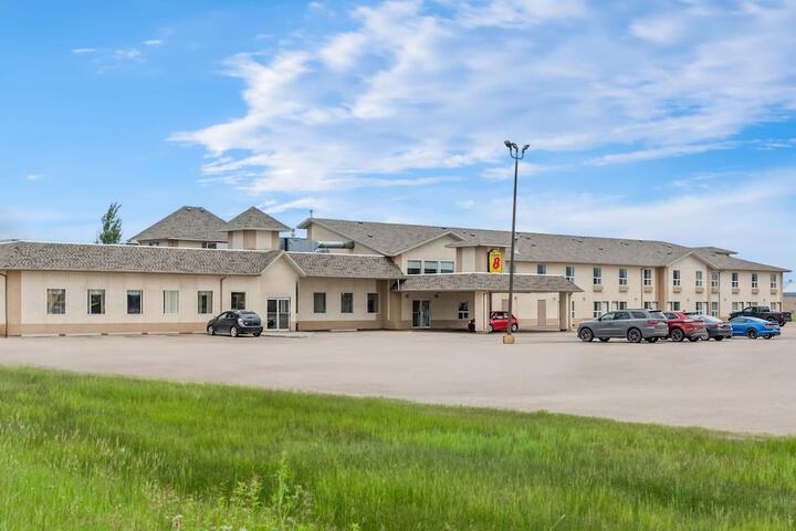 Super 8 by Wyndham Meadow Lake