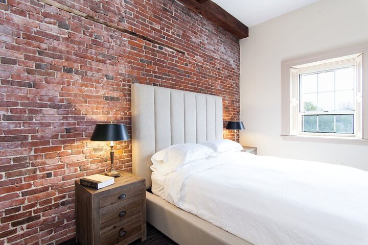 Room 32 of 55