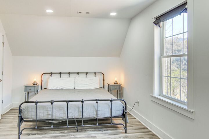 Family Holiday Retreat! Mtn-view Blue Ridge Home