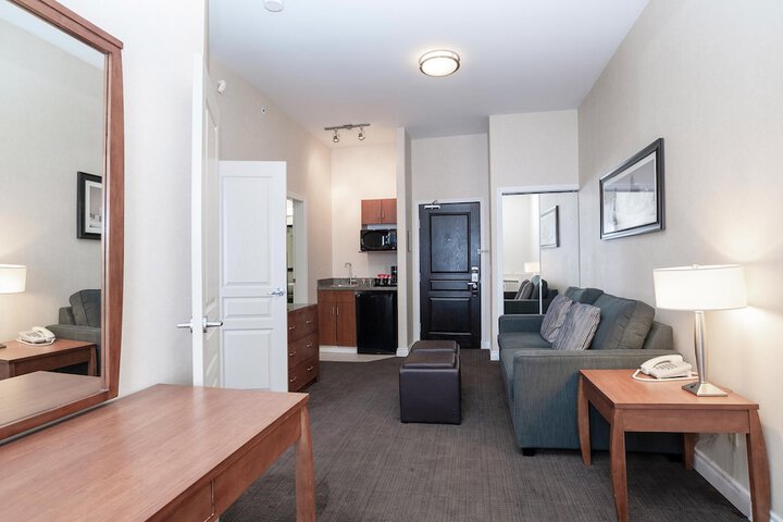Room 35 of 73