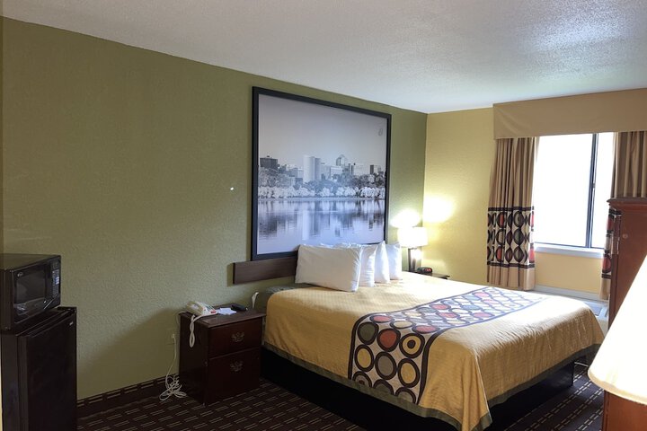 Room 7 of 11